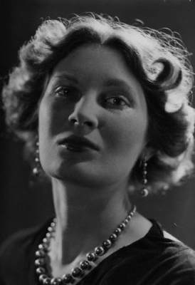 Margaret Bowes-Lyon 
by Howard Coster, 1937 2