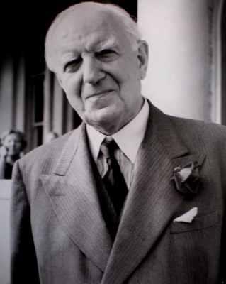 Frederick Maquis, 1st Earl of Woolton 1